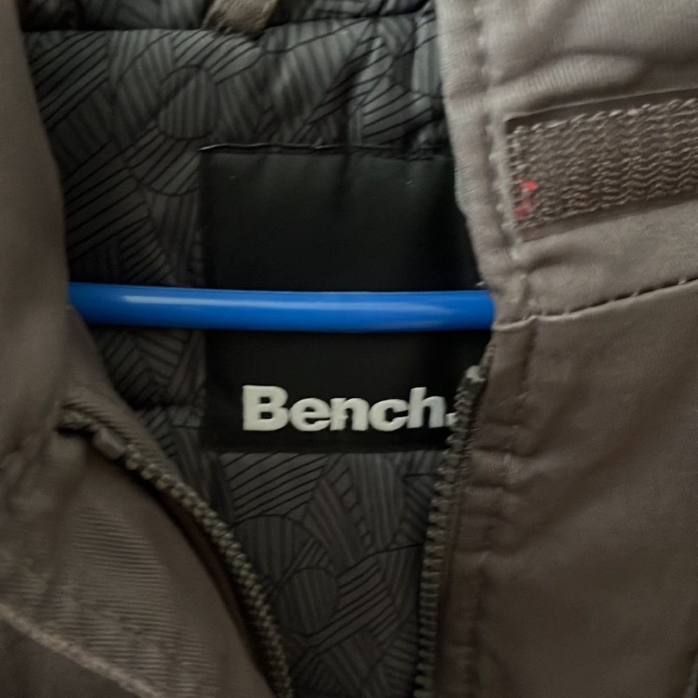 🎶Bench bomber jacket - Picture 3 of 8